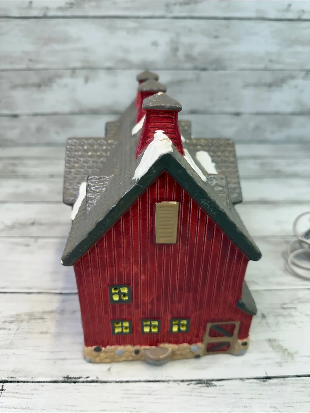 Dept 56 Snow Village 1987 RED BARN #50814 Retired 1988 With Light  No Box